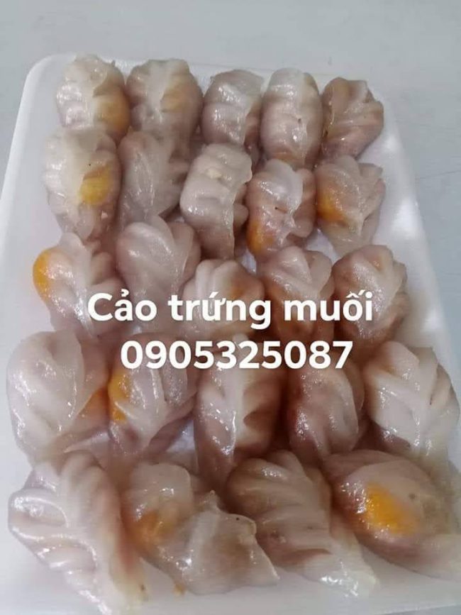 Cảo trứng muối. Giá 70K - 24 viên vô khay